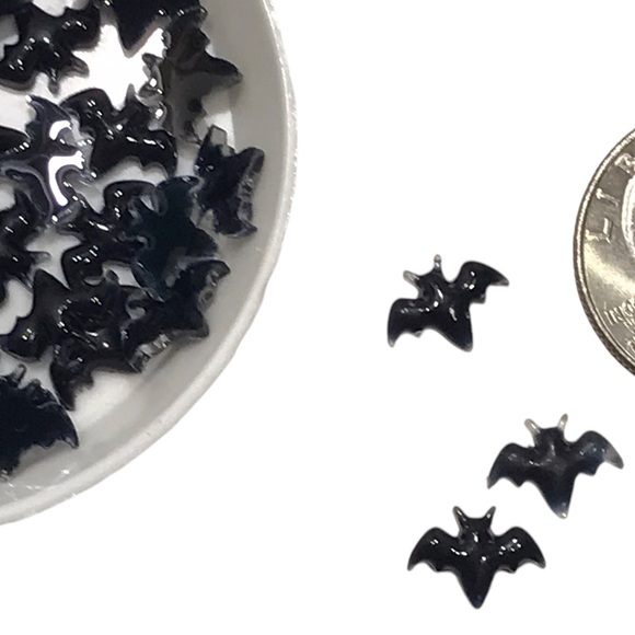 🎃🆕 Halloween Bat Resin Flat Back Nail Charms - Picture 2 of 6